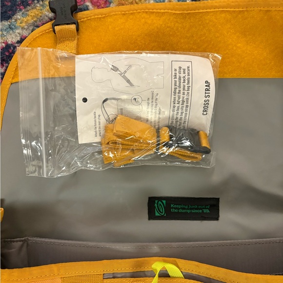 Timbuk2 Yellow Messenger Bag Durable and Stylish - Picture 4 of 6